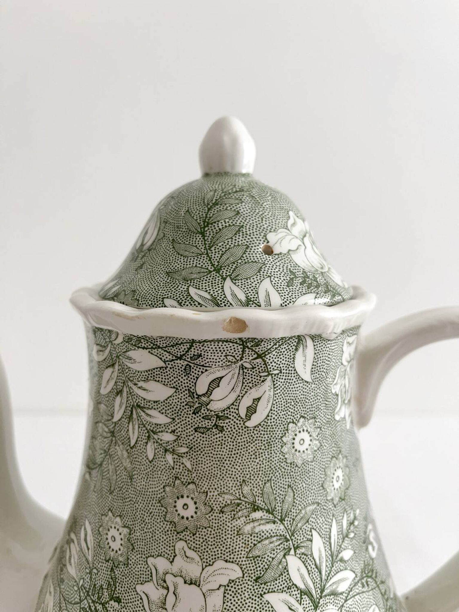 Royal Tudor Velvet Grindley of Stoke vintage English earthenware teapot.