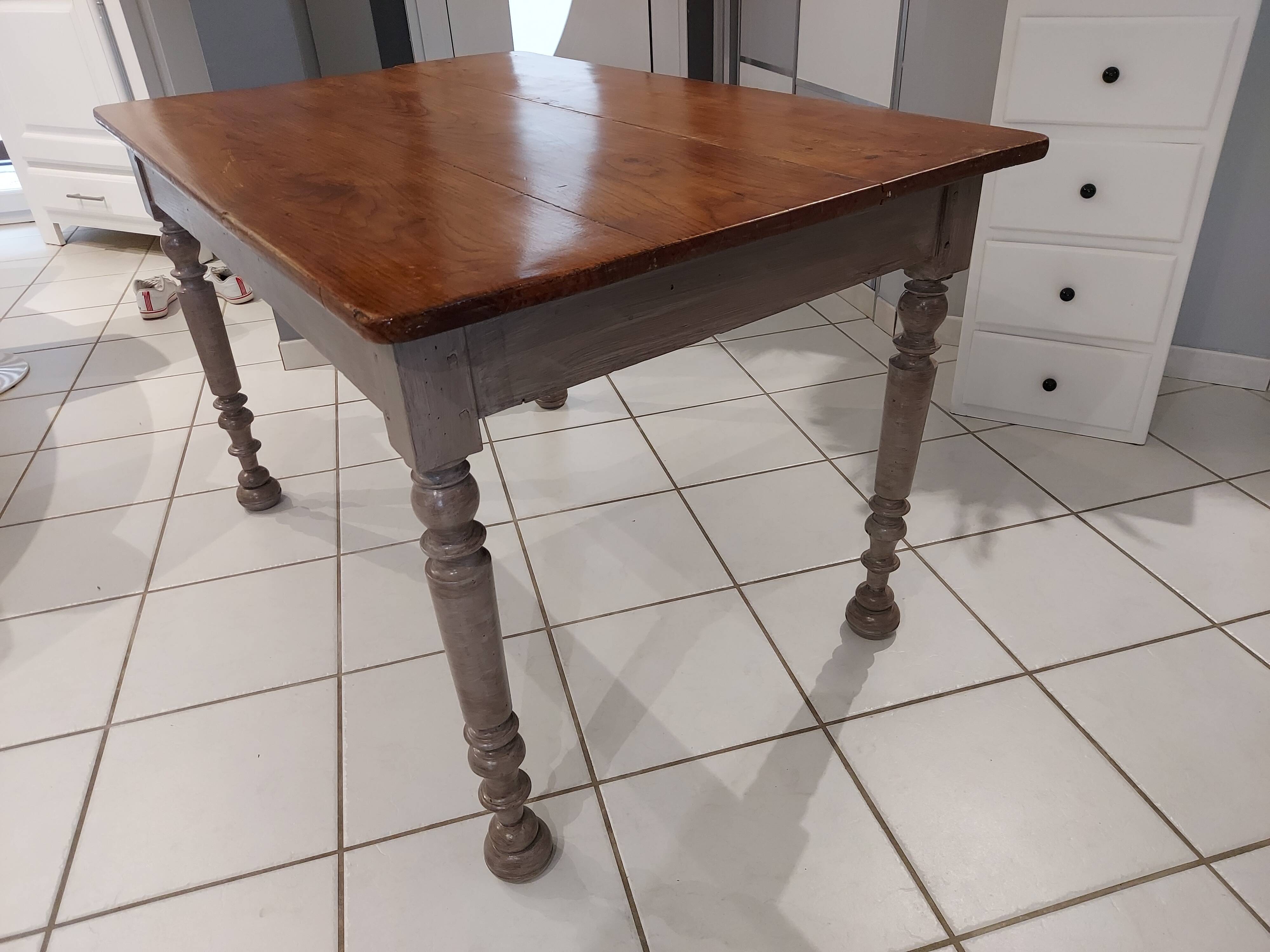 Bistrot dining table and vintage 1920s farmhouse