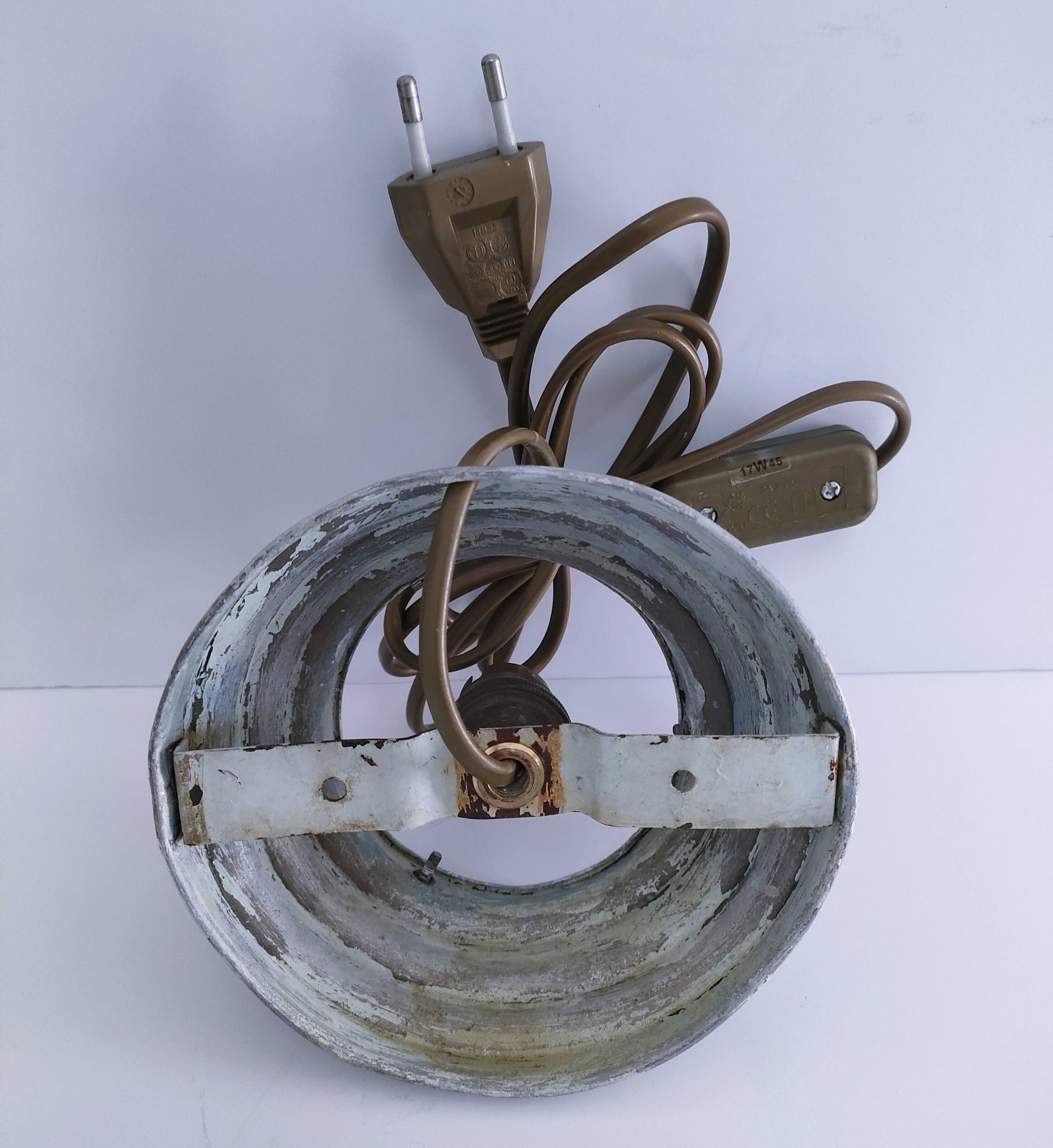 Lampe art déco boule verre pressé moulé