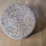 Pouf en jonc de mer tressé