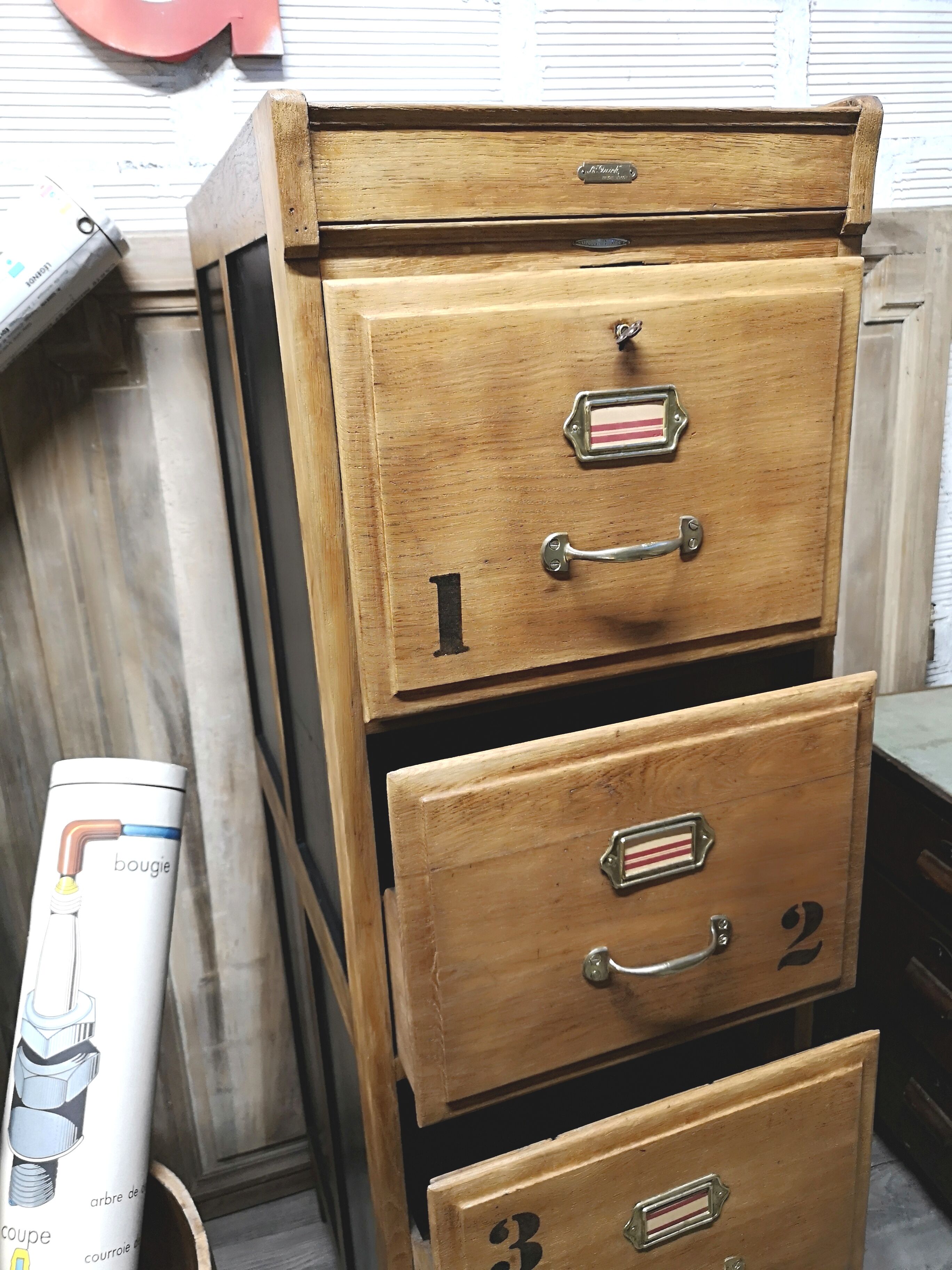 Notary furniture