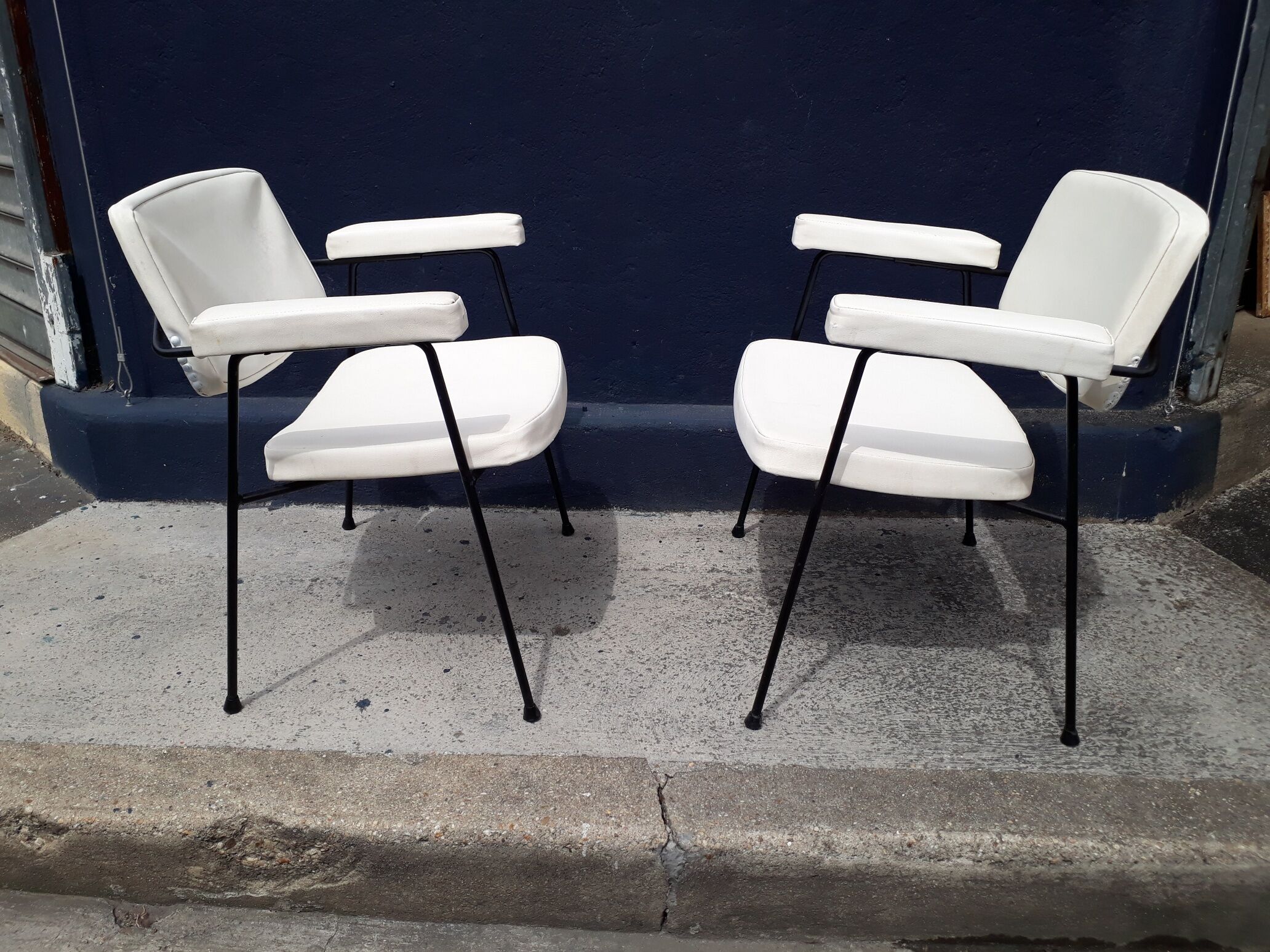 Pair of armchairs CM 197 by Pierre Paulin edited by Thonet in 1950