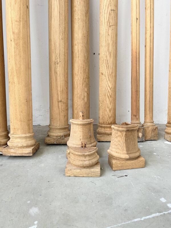 Lot de colonnes et  demi-colonnes chêne massif