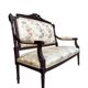 Canapé sculpté et tissu de style Louis XVI, 1900
