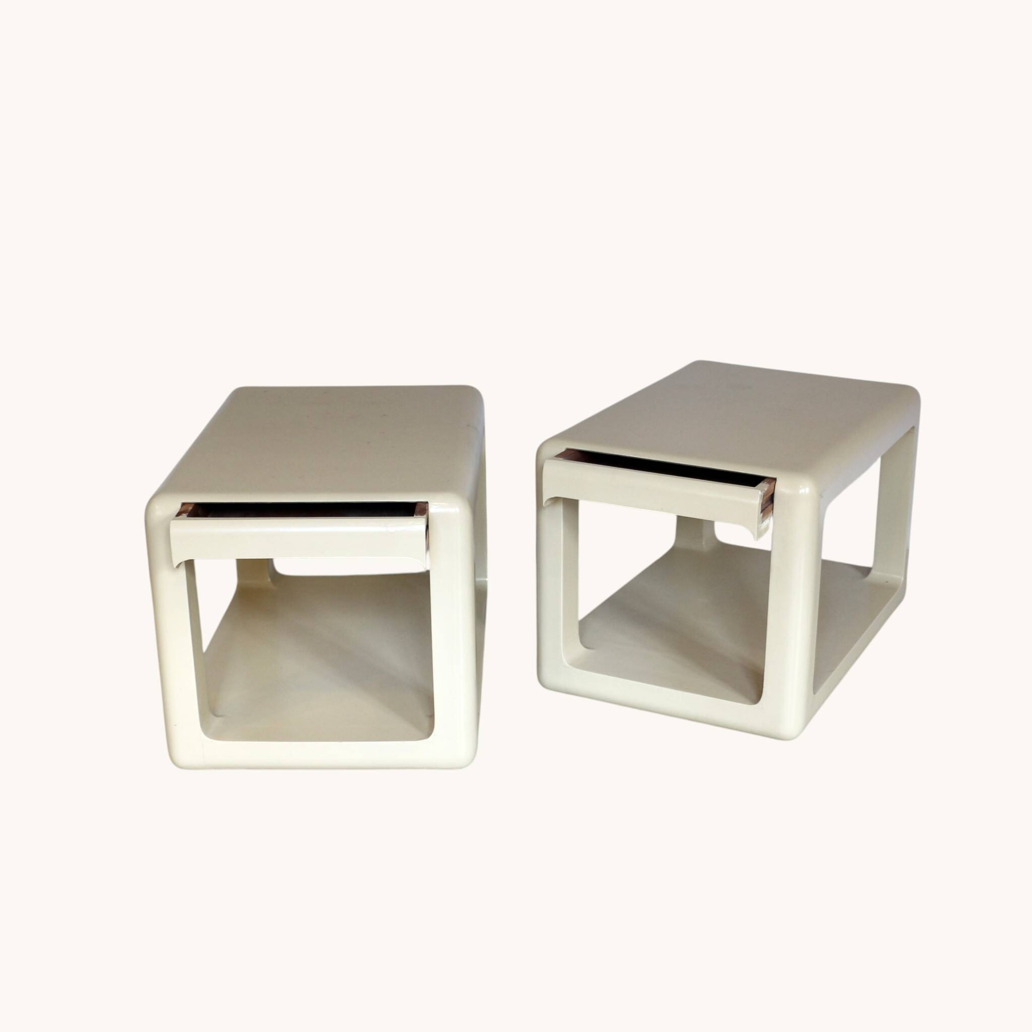 A pair of coffee tables/nightstands with drawers. France 1970s.
