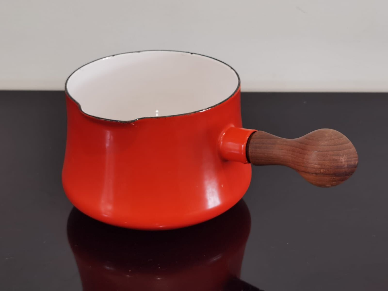 Red casserole DANSK DESIGNS in enamelled metal IHQ 60s