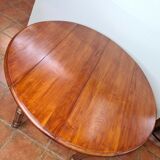 Round table 4 feet in cherry tree with 2 extensions
