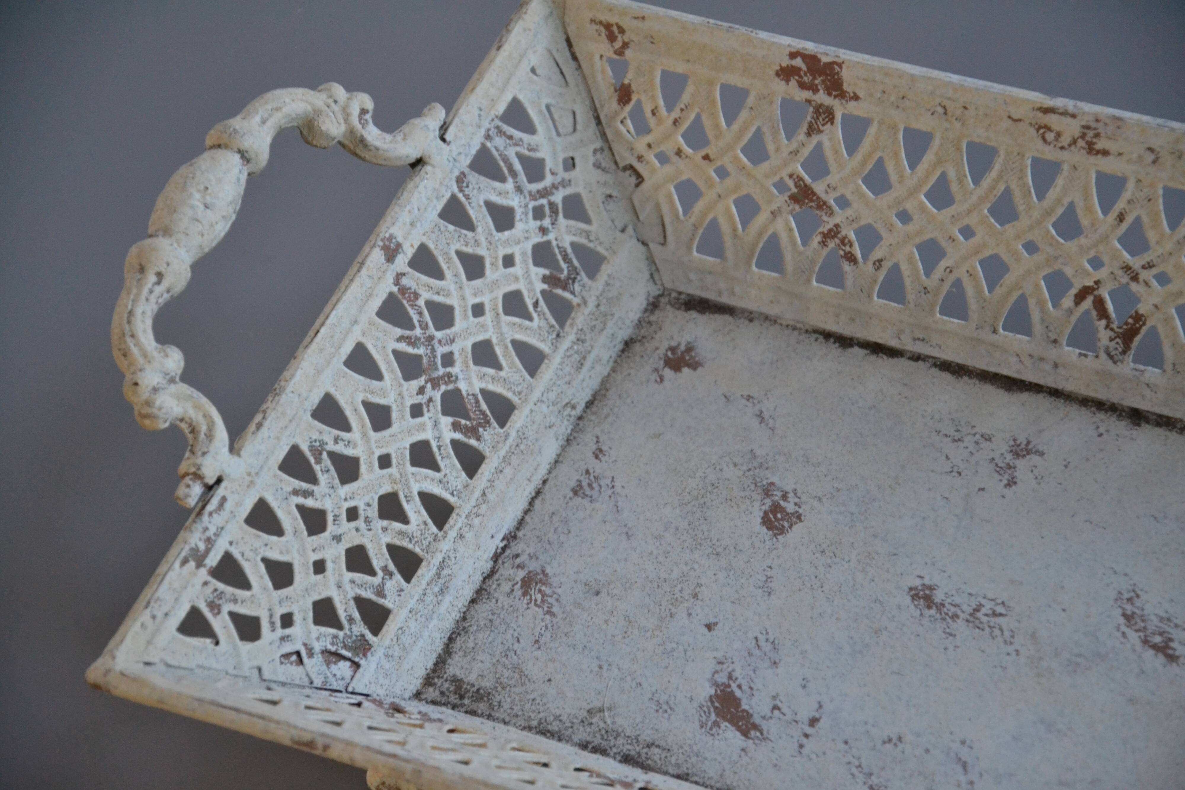 Metal openwork planter/stand on legs