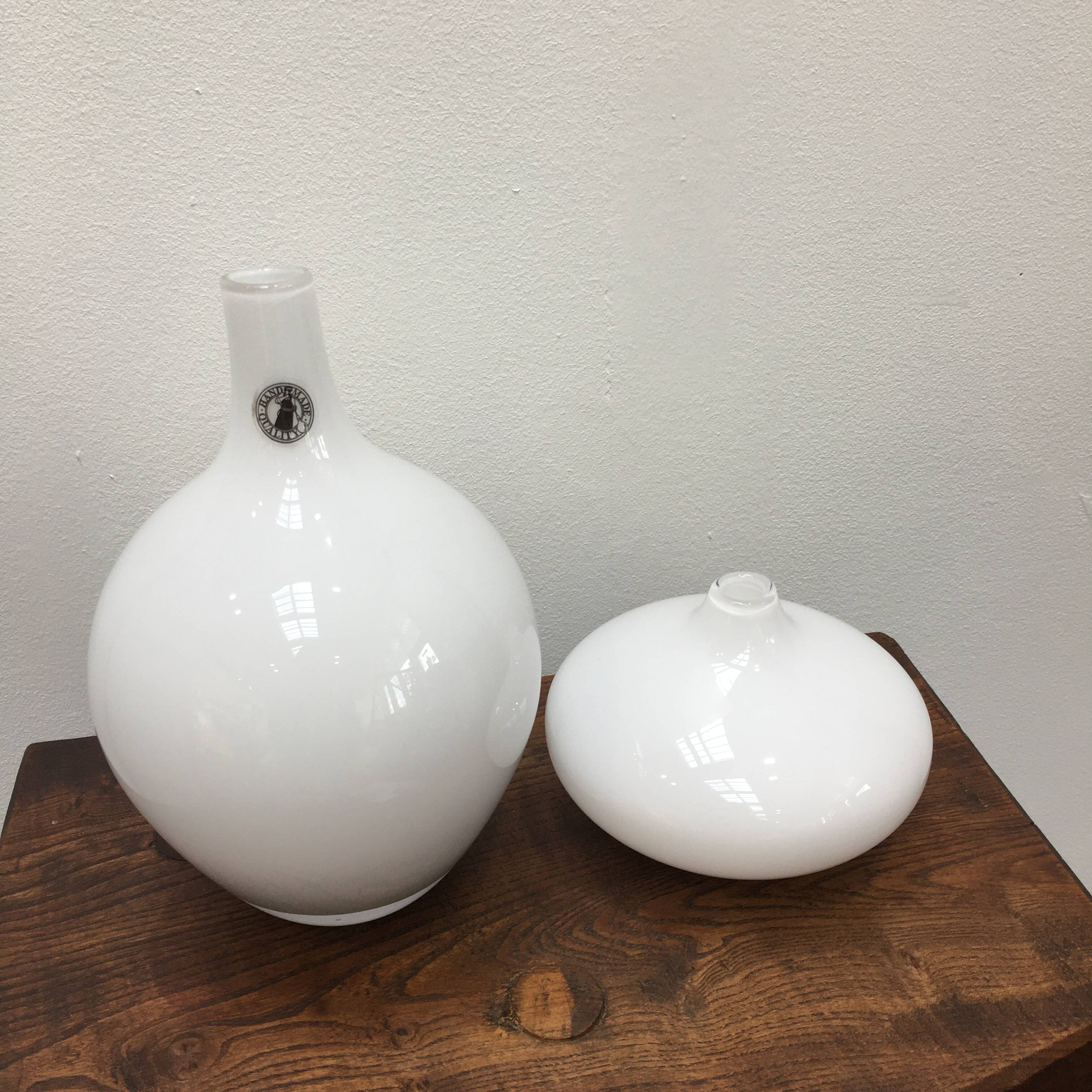 Duo of soliflore vases in white blown glass