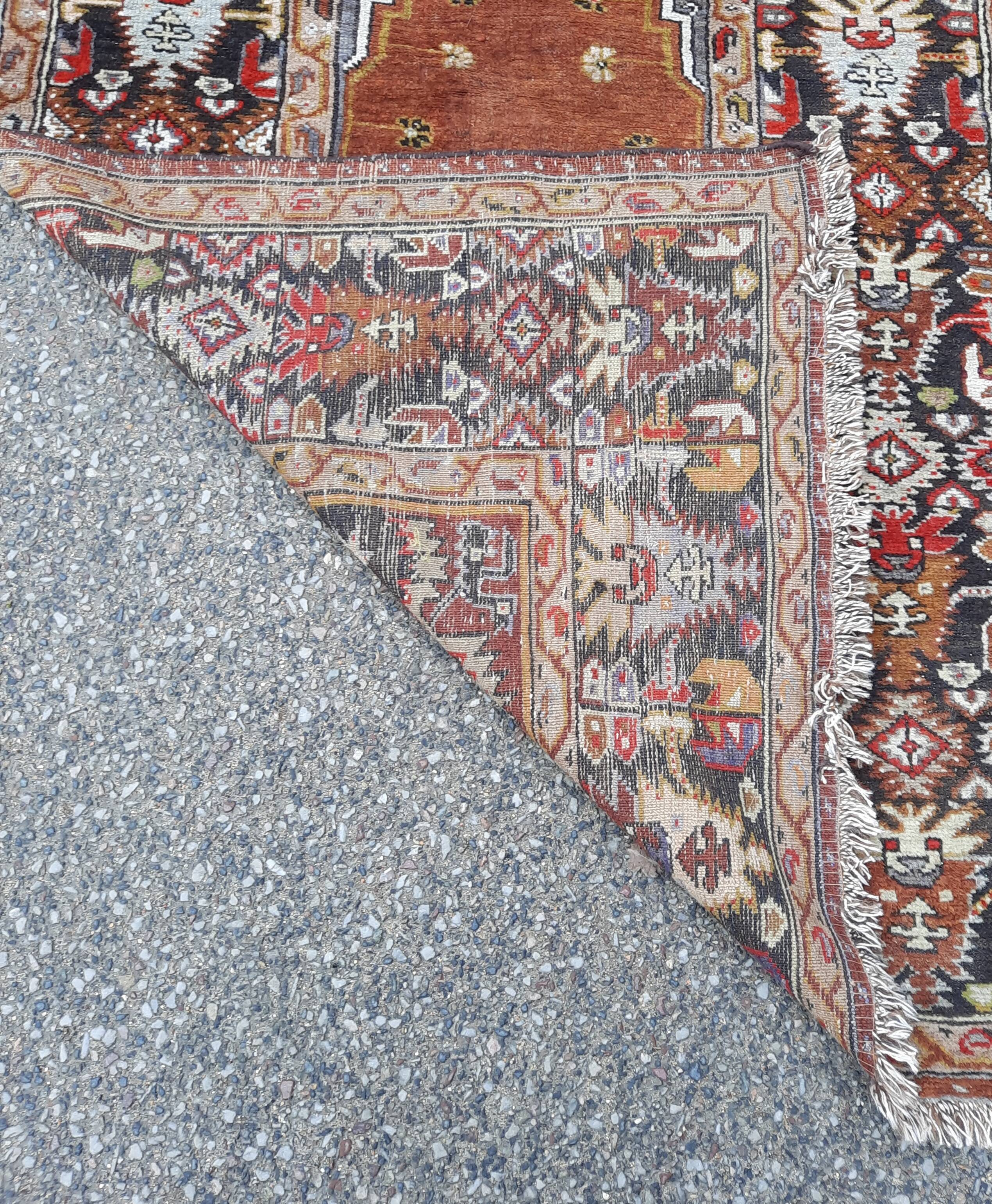 Handmade rug 190 x 107