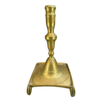 Bougeoir espagnol en laiton, vers 1700