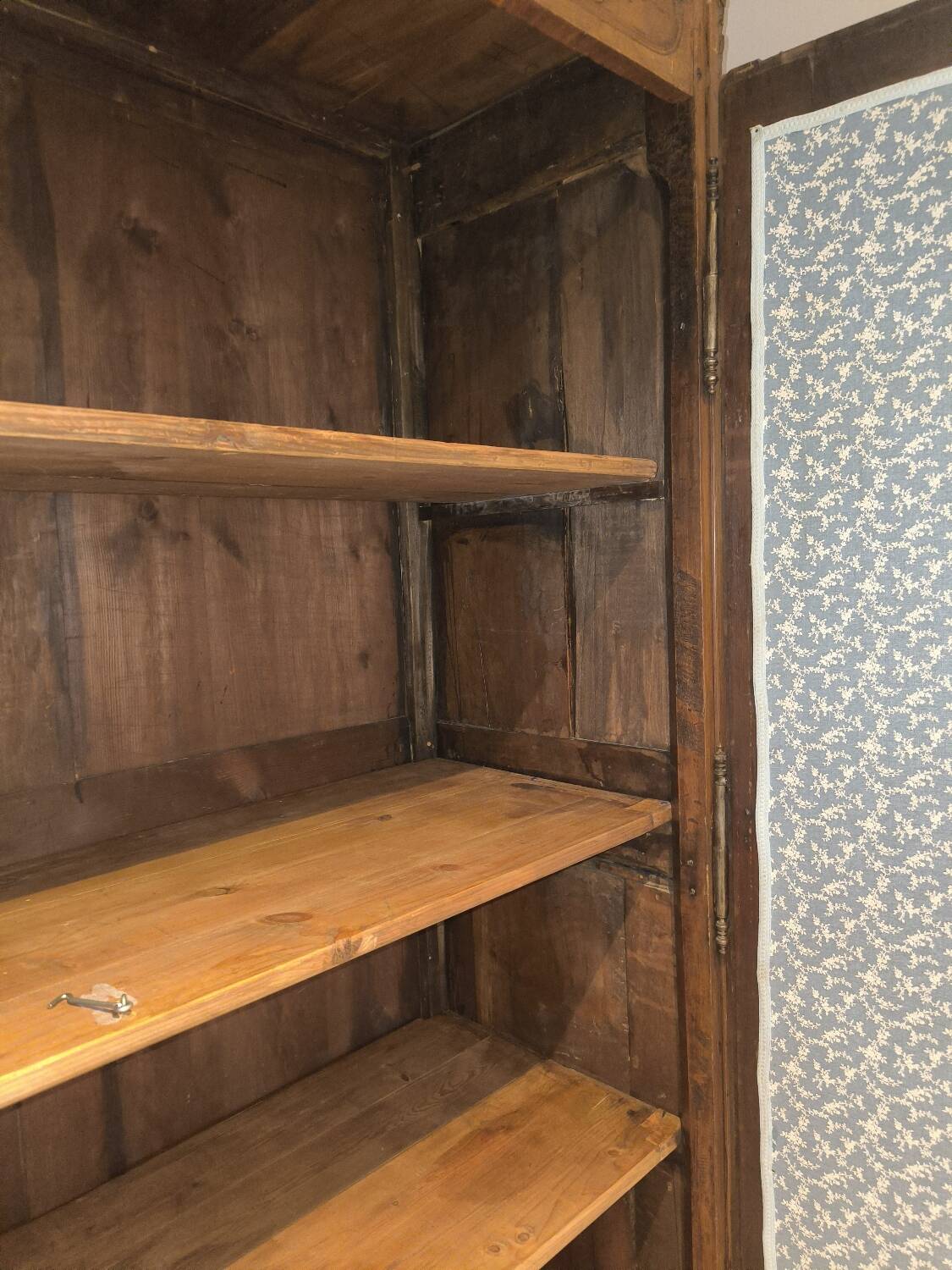Walnut Louis XV wardrobe from the 18th century.