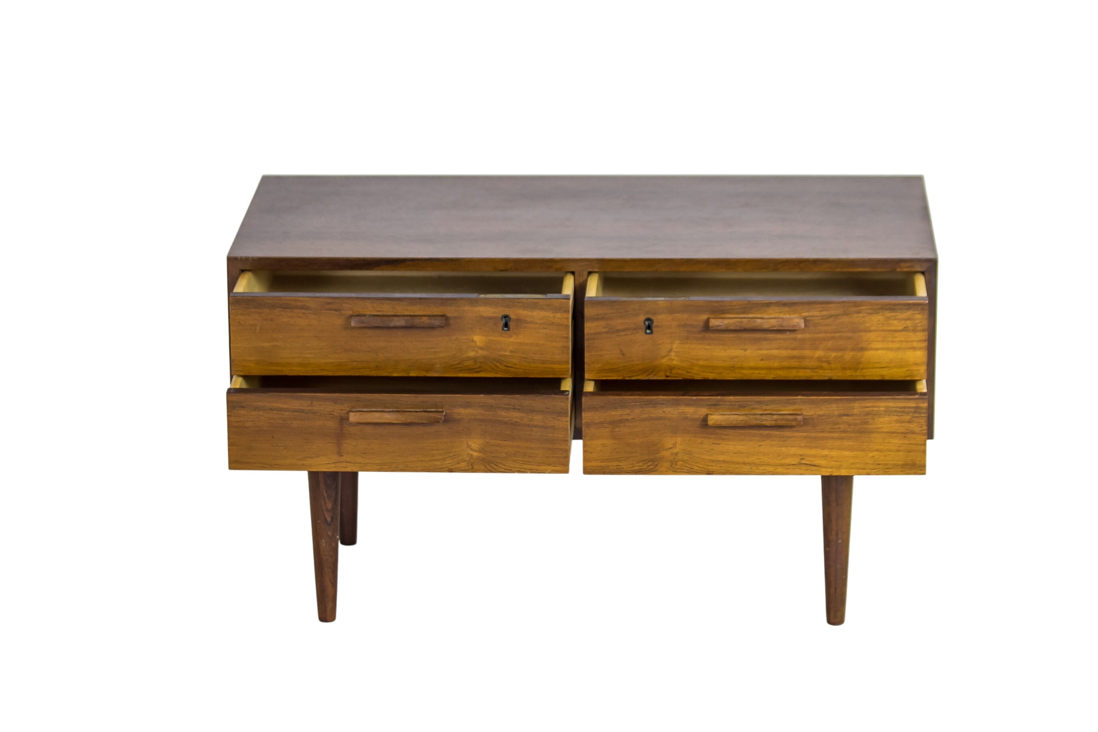 Rosewood chest of drawers