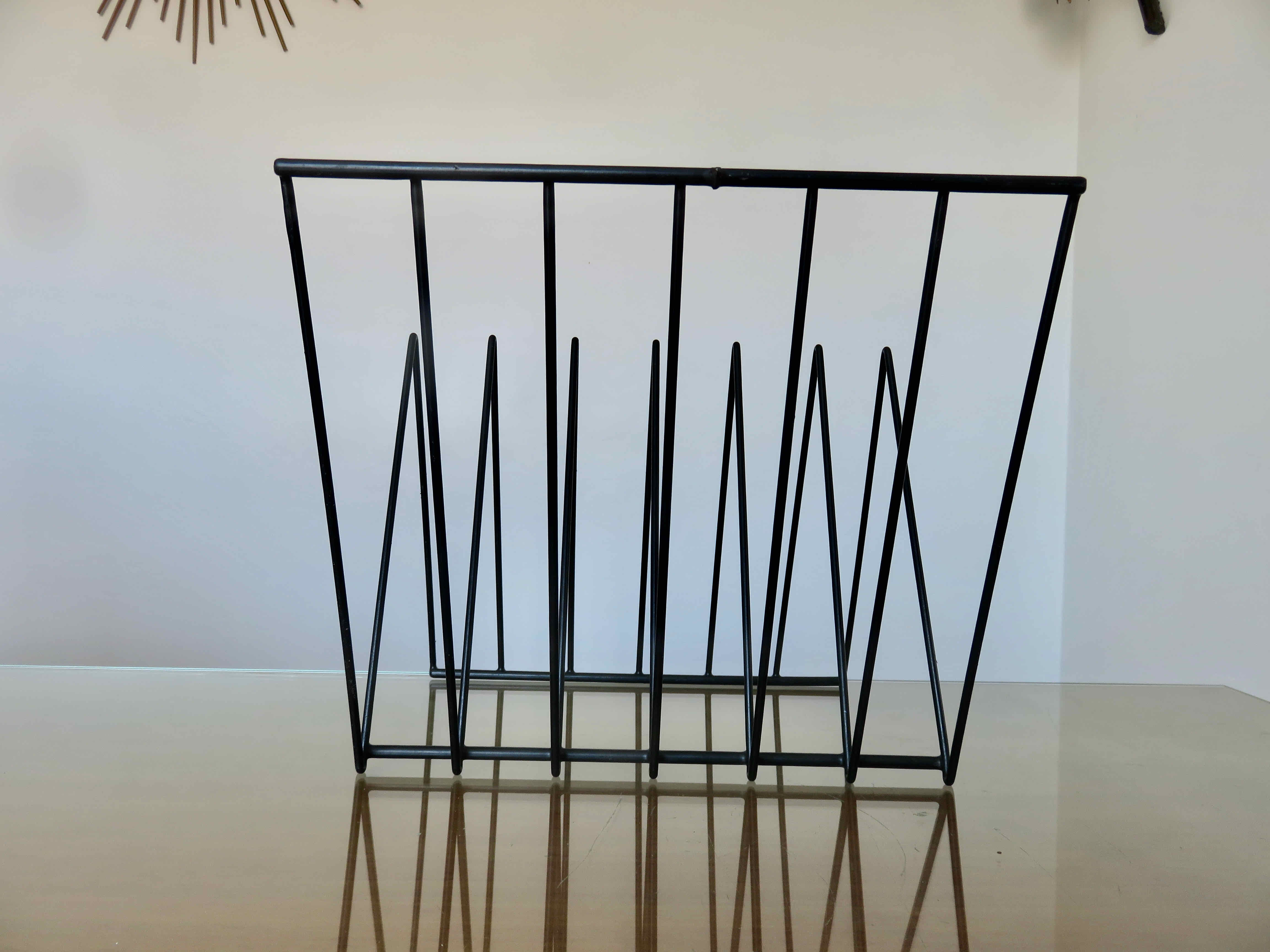 Z magazine holder in black lacquered metal 70s