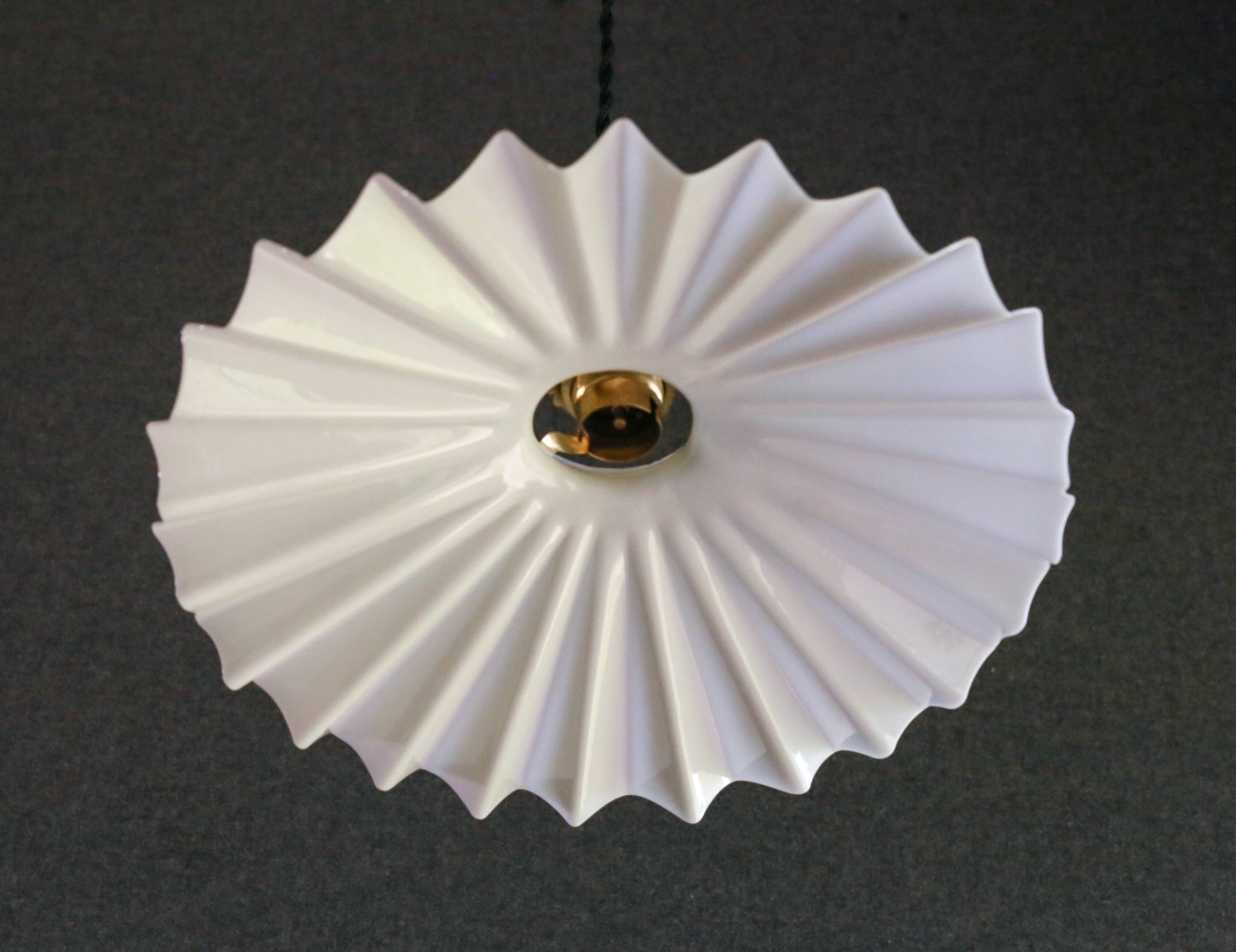 Old pendant light in white pleated glass - delivered with new brass socket and new cable