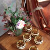 Ensemble de verres ambré avec vannerie