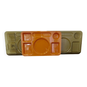 Série de 3 plateaux Guzzini en abs transparent et abs orange, 1970, vintage