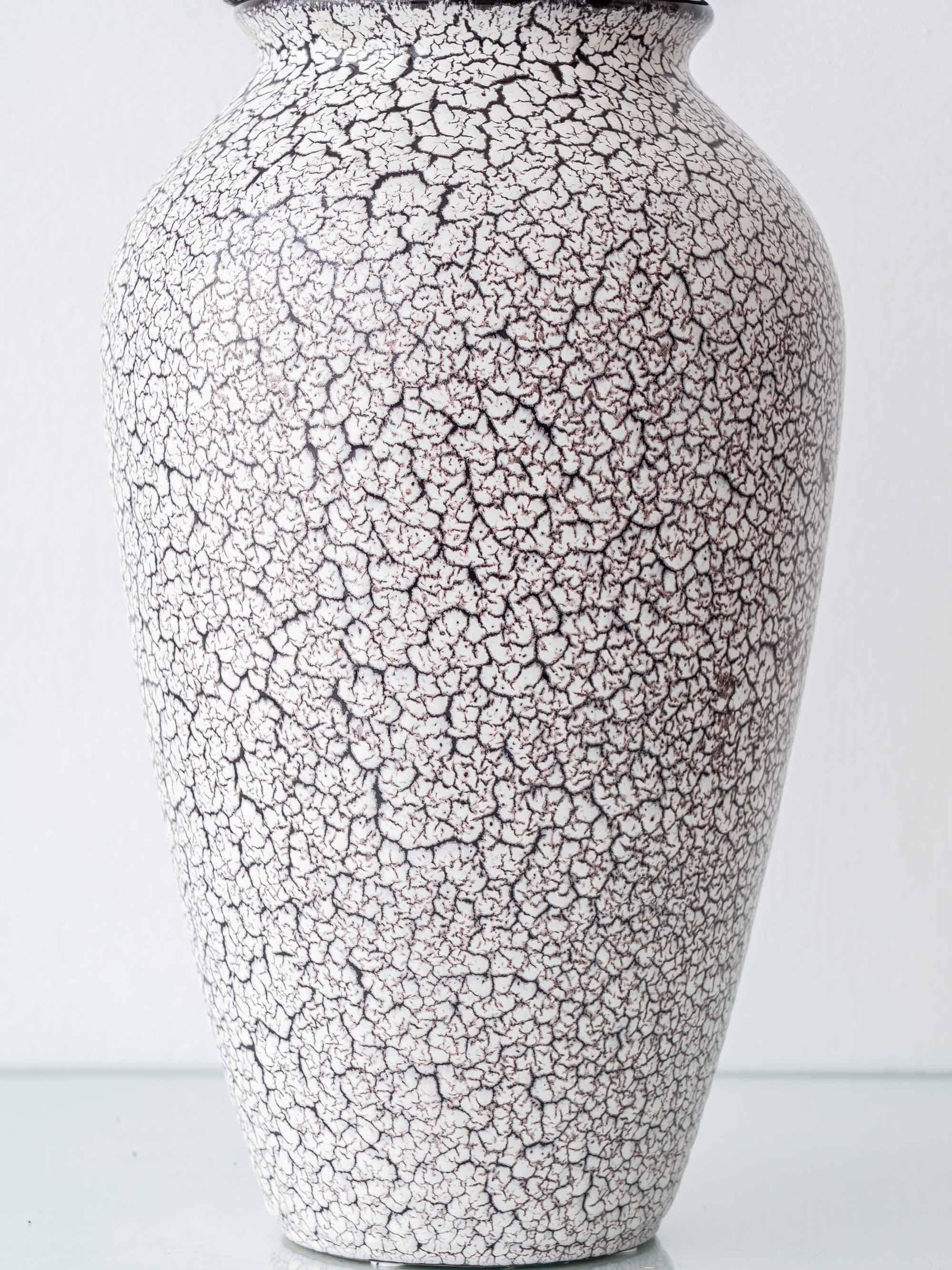 Jasba "Cortina" ceramic table lamp with crackled glaze, mid-century style, 1950s.