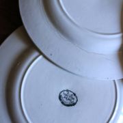 A set of 6 flat plates Terre de Fer Guirlandes Louis XVI Salins
