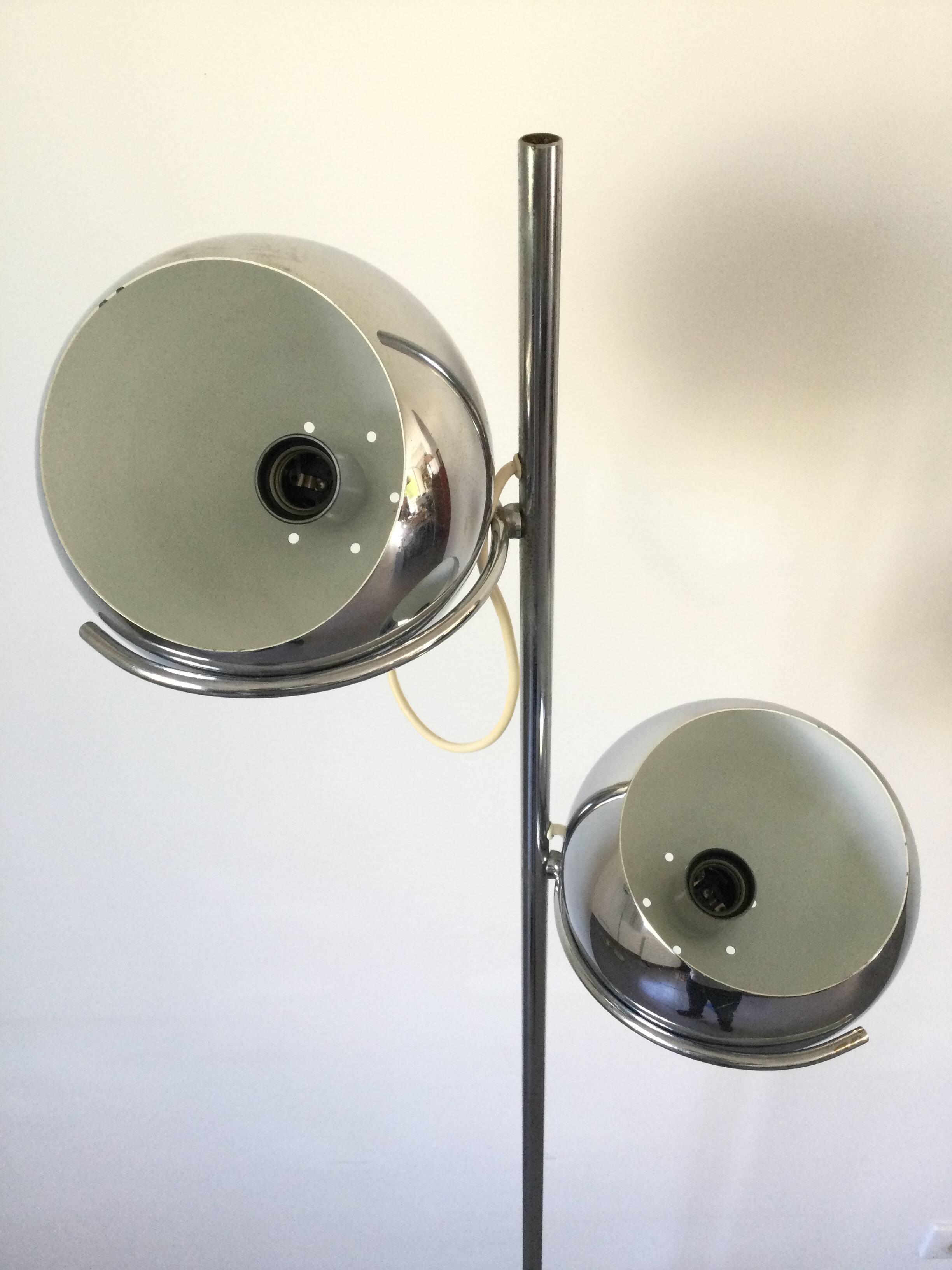 Lampadaire en métal chromé eyeball