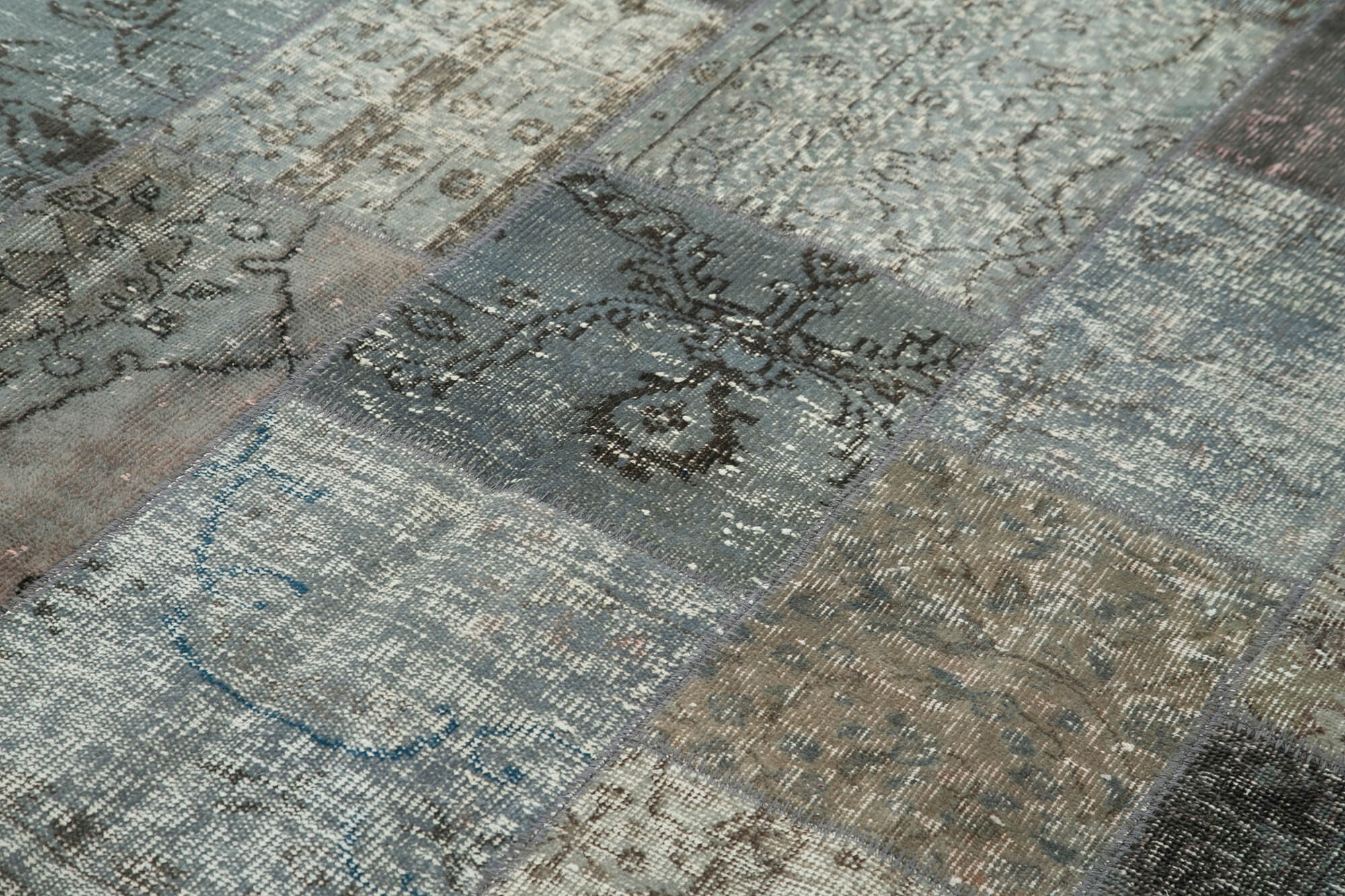 Tapis oriental surteinté à la main 173 cm x 243 cm tapis patchwork gris