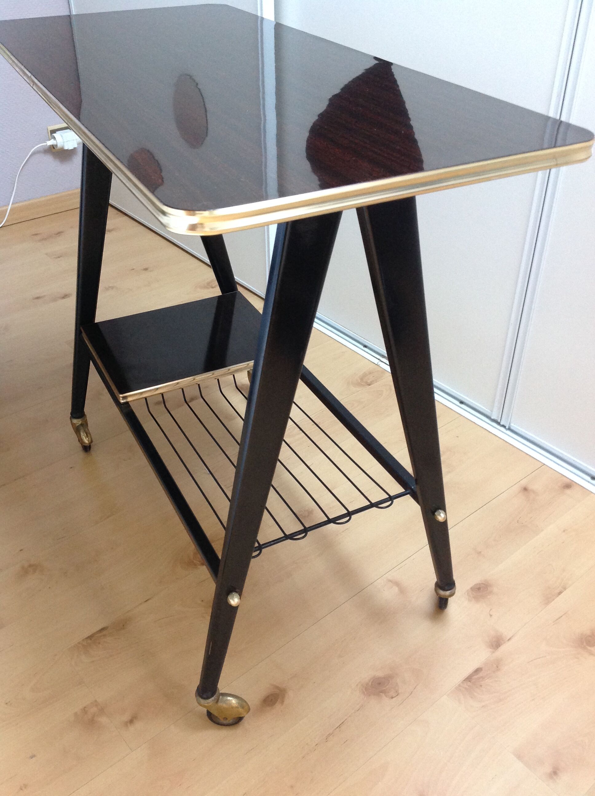 Formica TV table and compass feet, vintage years 60/7