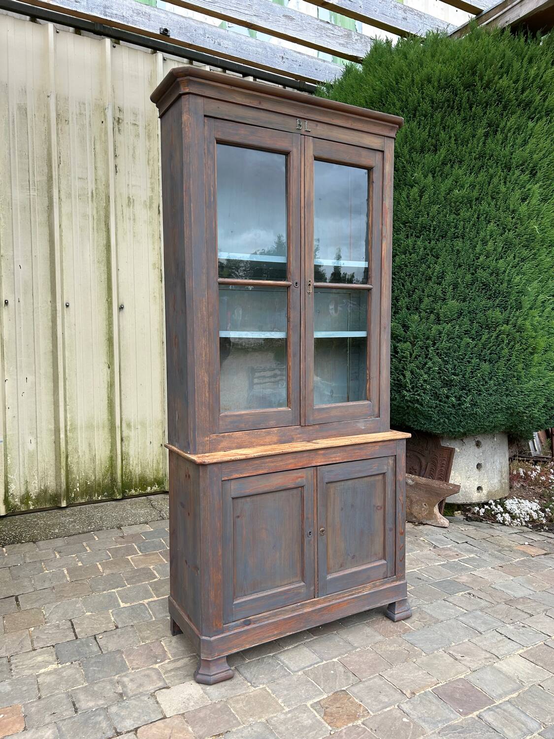 Small antique dresser in gray wood color