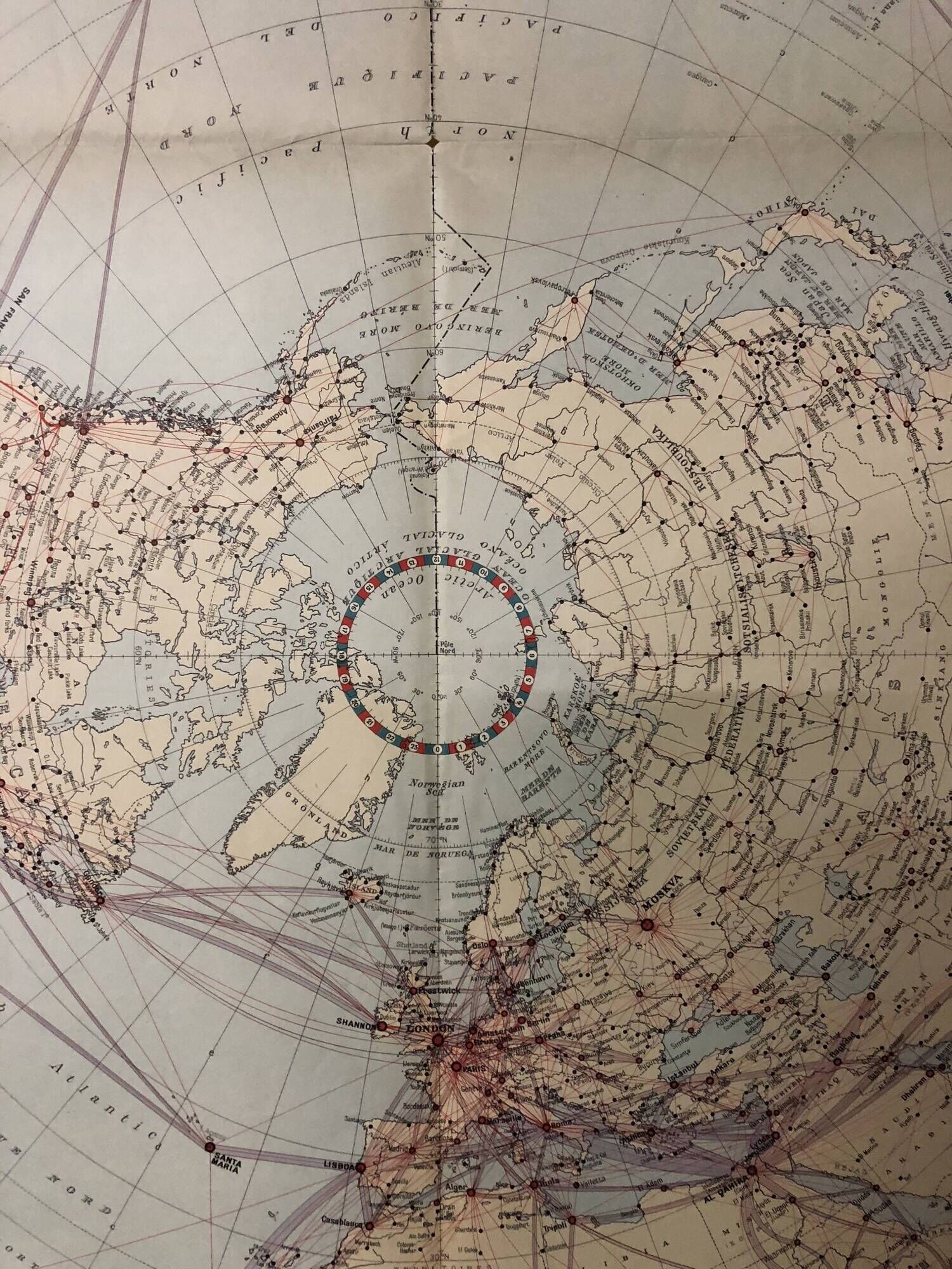 Mappemonde carte ancienne hémisphère nord des lignes aériennes