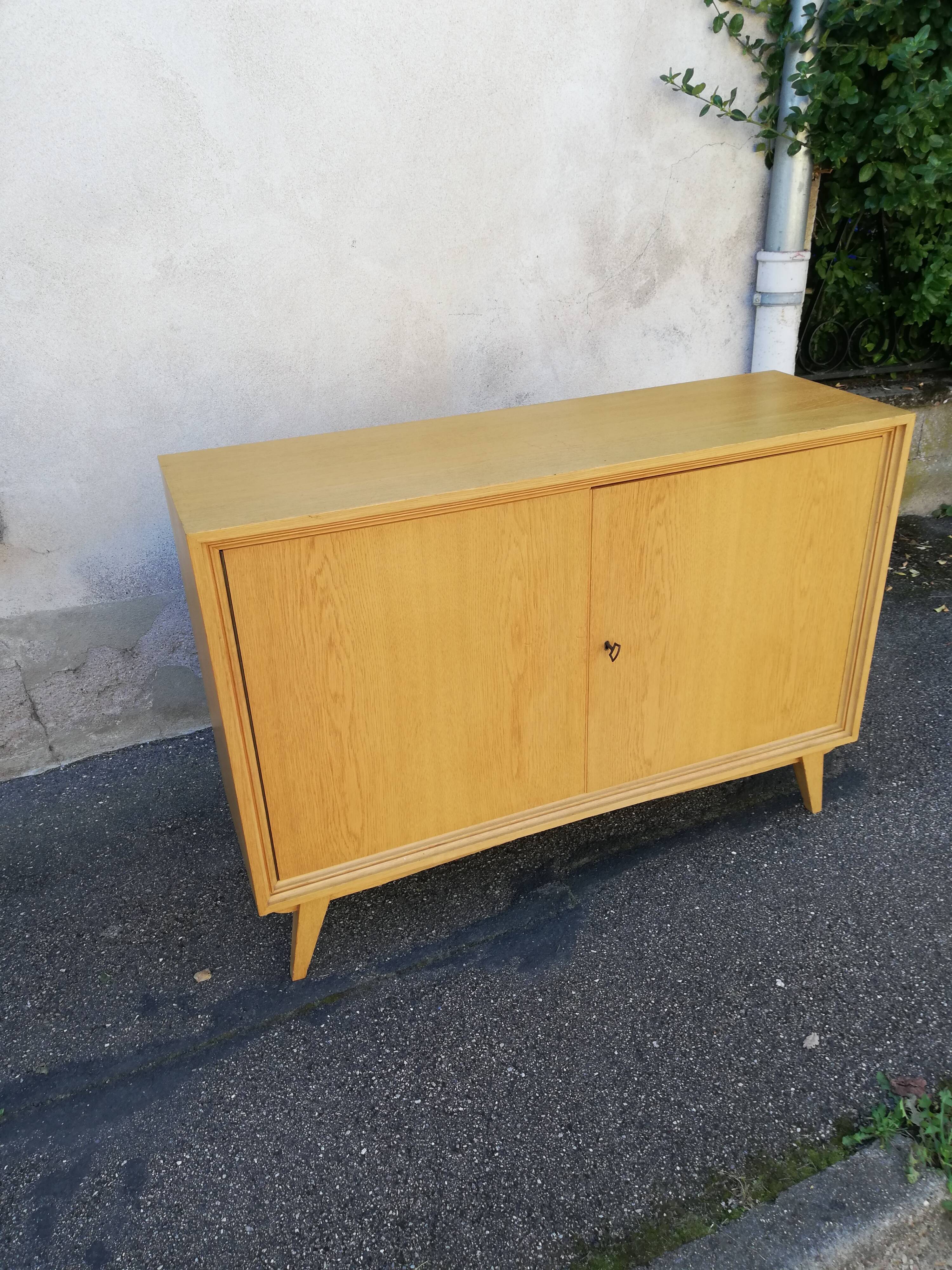 Vintage buffet 2 doors feet compass