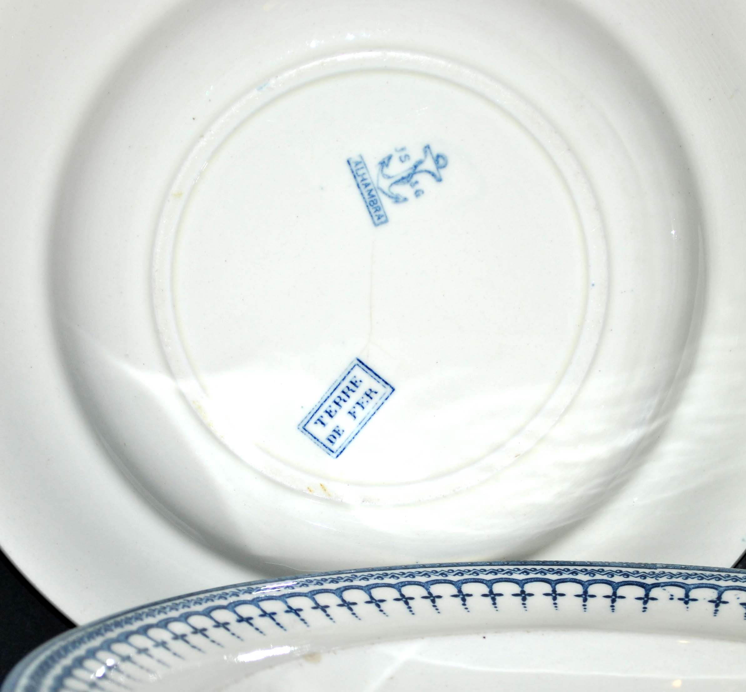 Series of 5 hollow plates and Alhambra ravier in earthenware of Clairefontaine Terre de Fer 1895