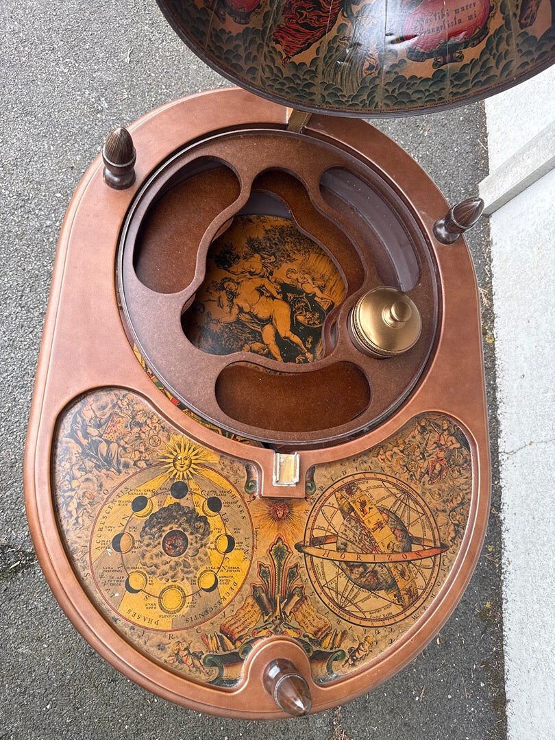 Globe bar terrestre – vintage – ornements – meuble bar a roulette