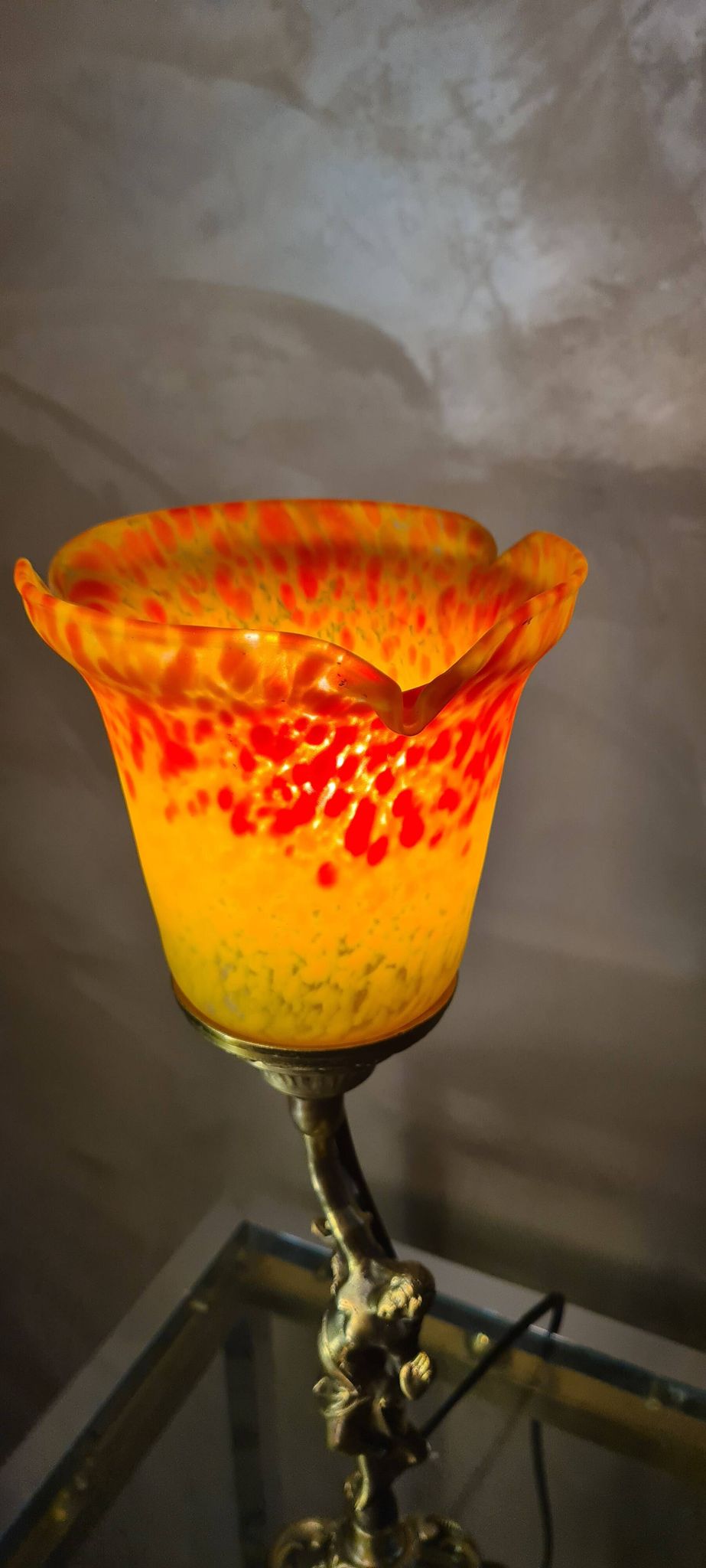 small bronze lamp with very beautiful glass paste tulip 40x14 electricity ok