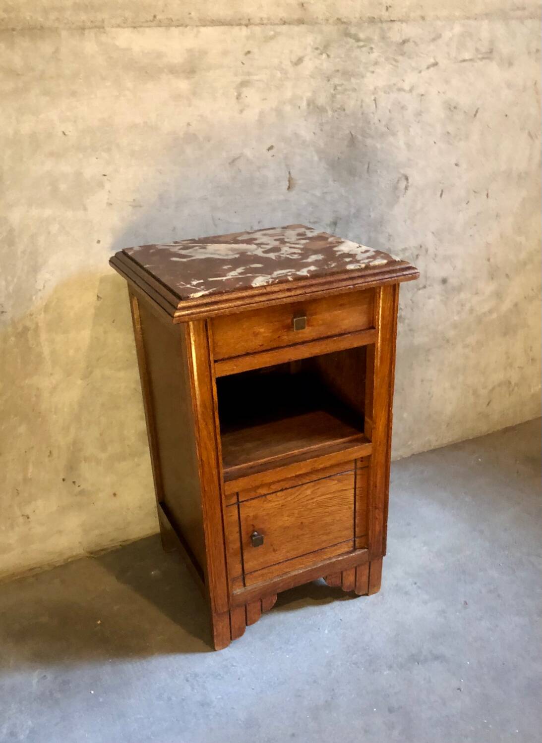 1930s / Art Deco Bedside Table