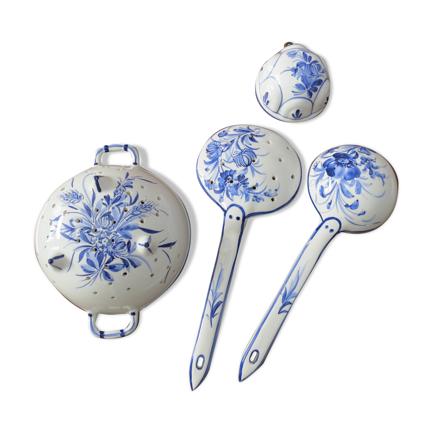 Set of decorative kitchen utensils