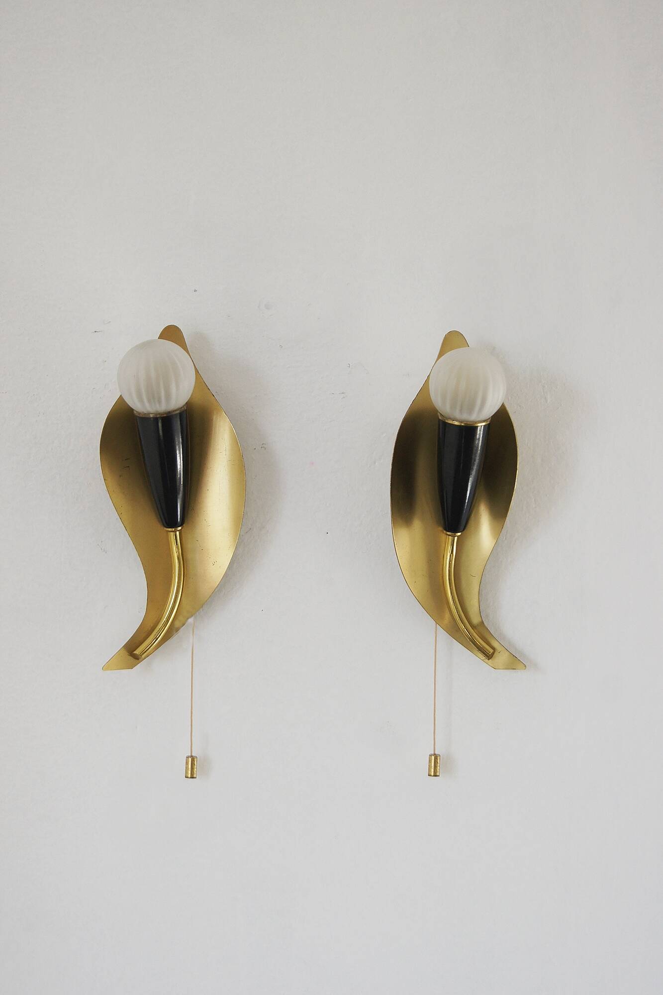 Mid-Century Leaf Shaped Brass Sconces, Italy, 1950s, Set of 2