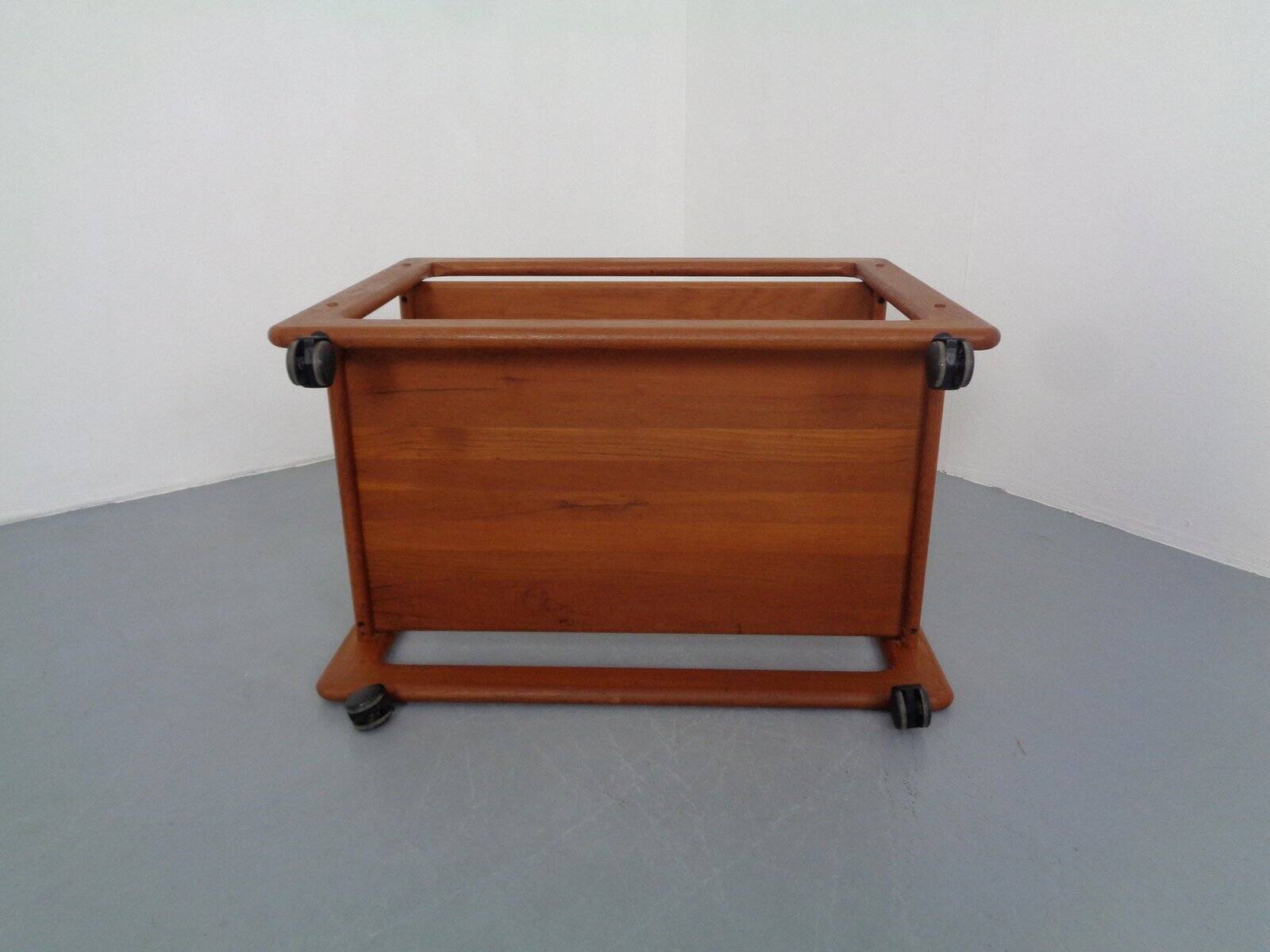 Large teak bar cart from Tarm Stole Møbelfabrik, Denmark, 1960s.