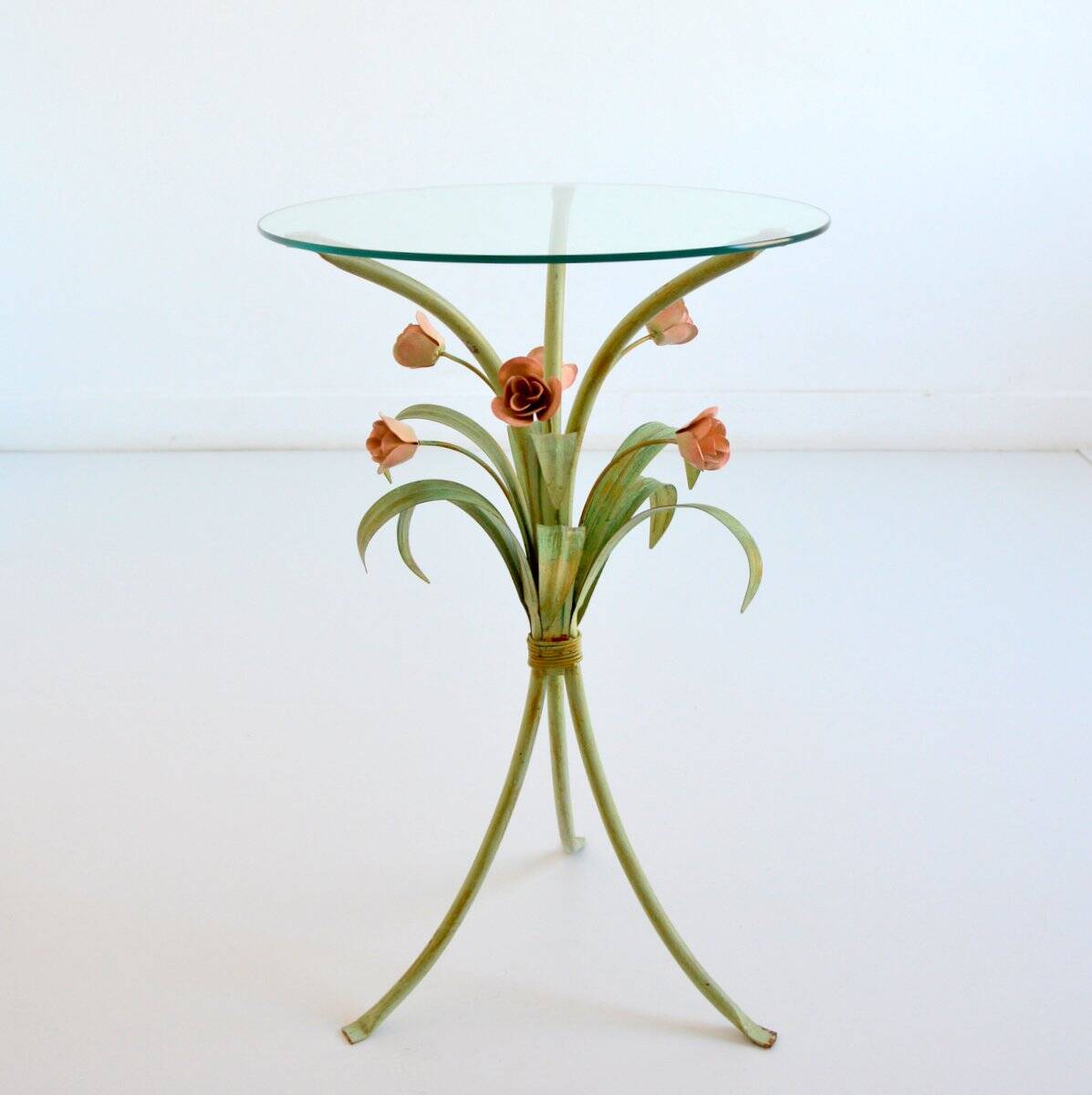Pedestal table / Side table bouquet of flowers / Roses wrought iron 1960 vintage