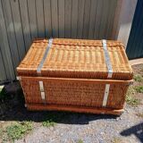 Malle de voyage ancienne en osier