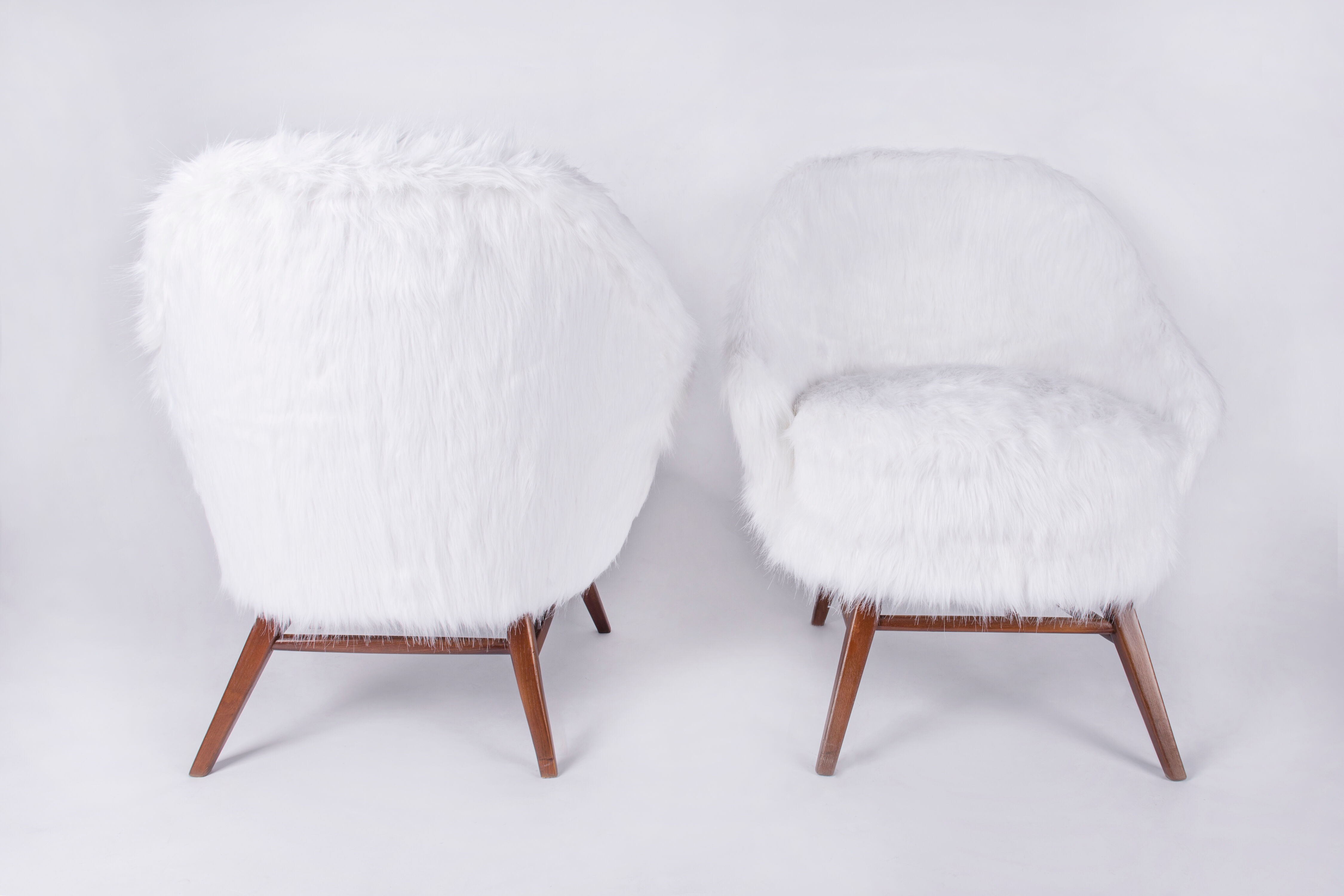 Paire de fauteuils des années 1950