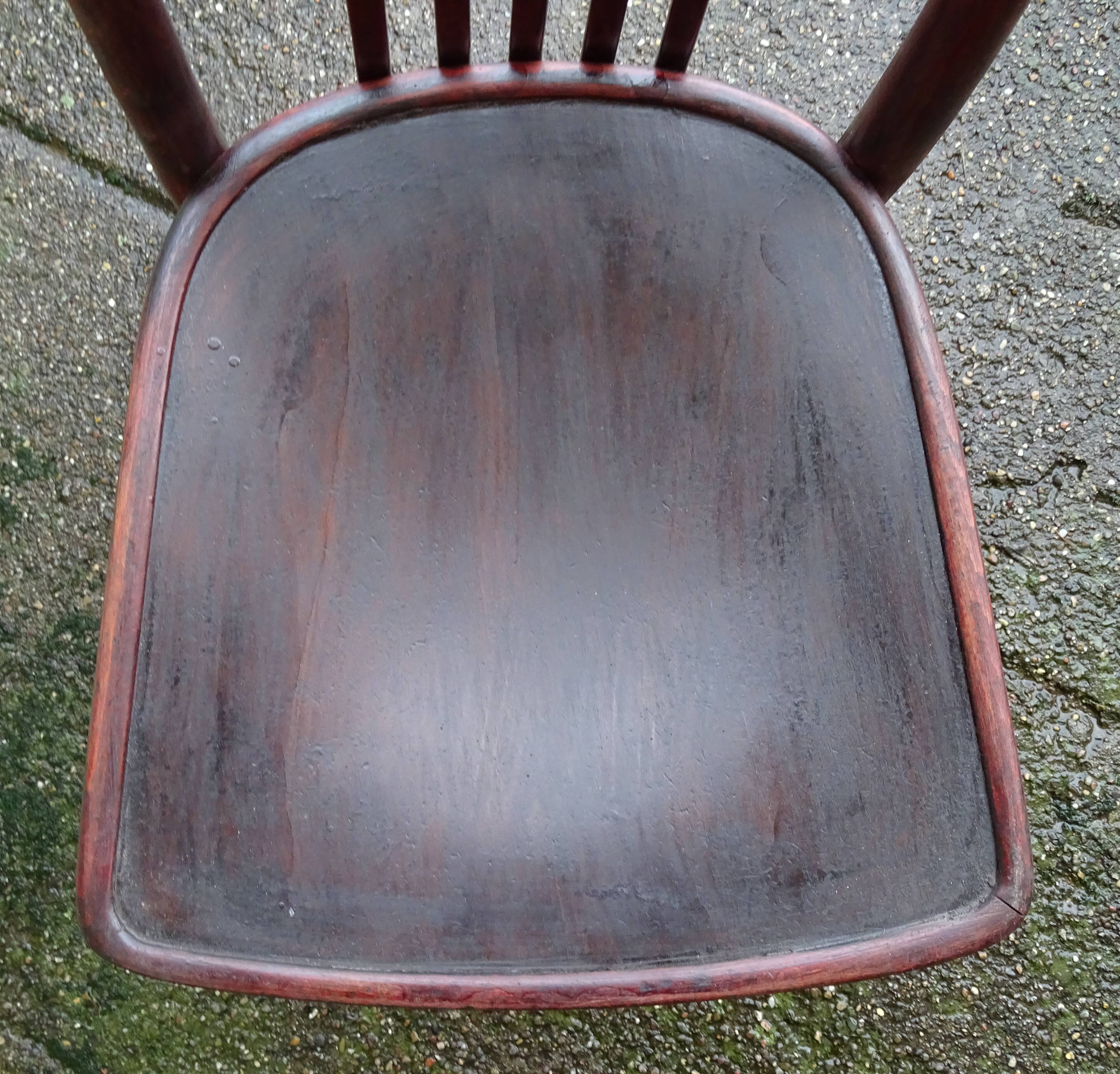 Set of 4 Thonet and Mundus Bistrot chairs 1910 to 1930