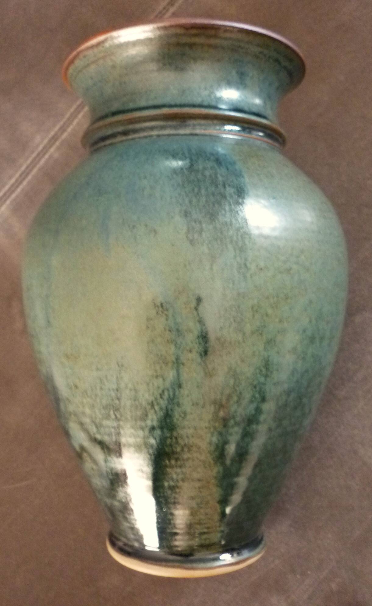 Vintage vase in glazed ceramic, hand-thrown, signature to identify