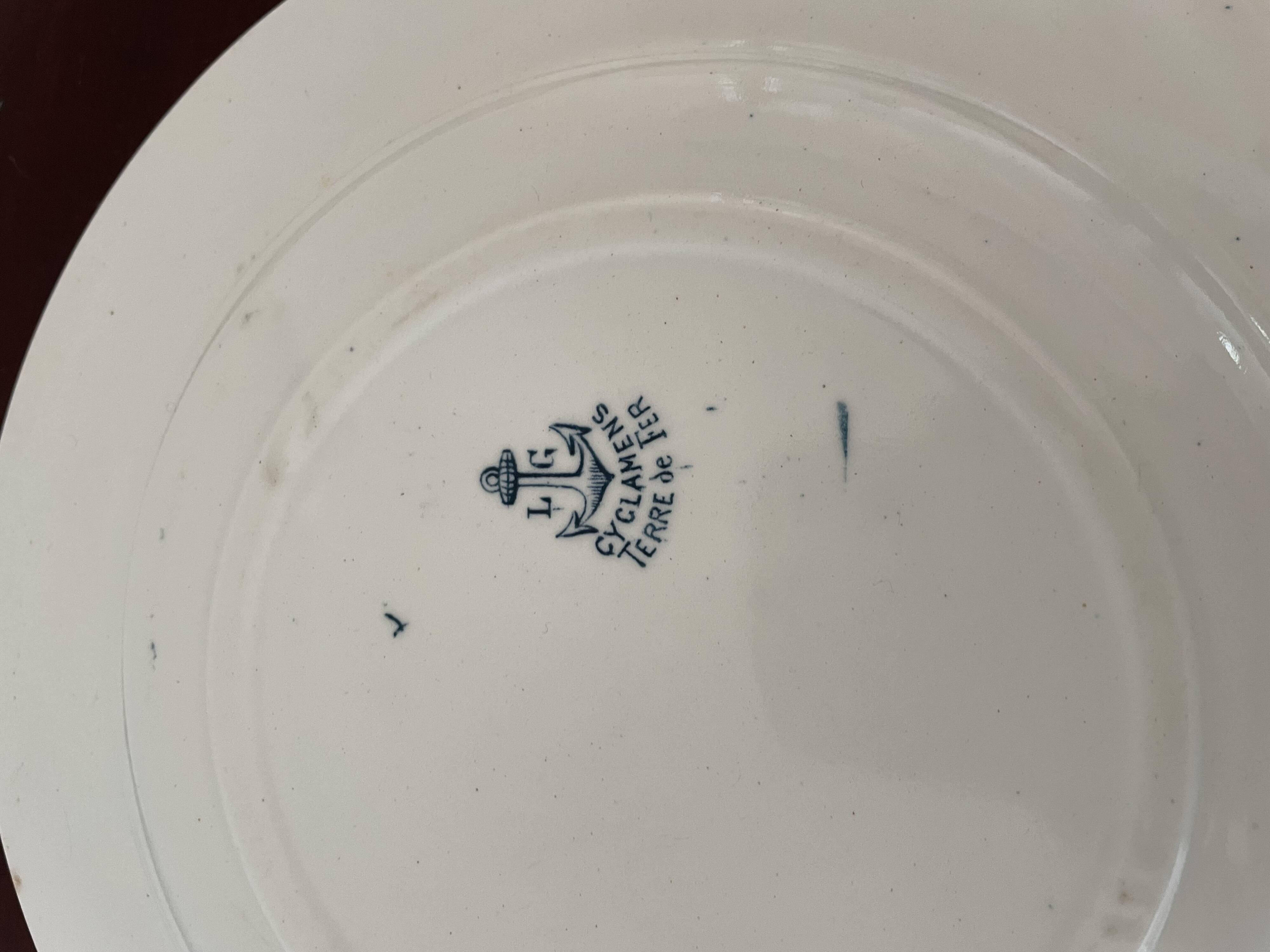 4 Clairefontaine ironstone flat plates, Cyclamens model