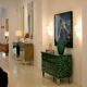 Commode italienne en verre vert-malachite de style mid-century modern