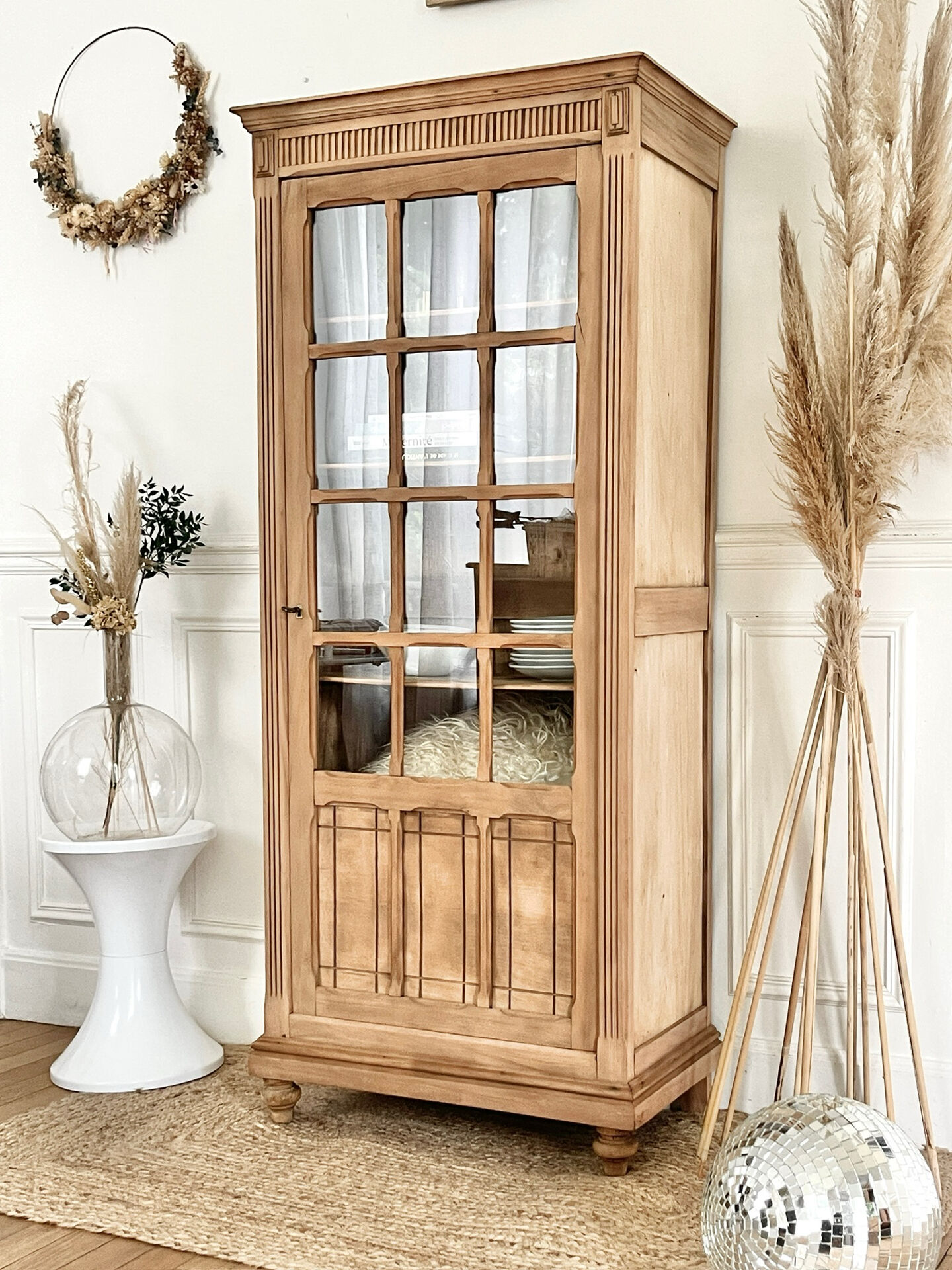 Armoire vitrée parisienne