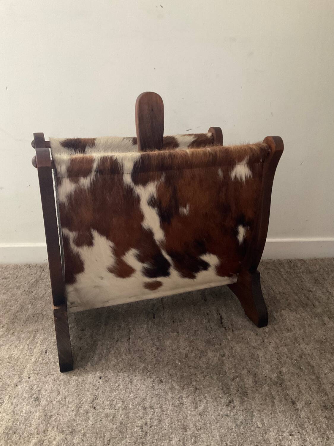 Porte revue vintage en peau et bois
