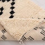 Beni Ouraine handwoven rug, traditional style, size 140 x 250 cm