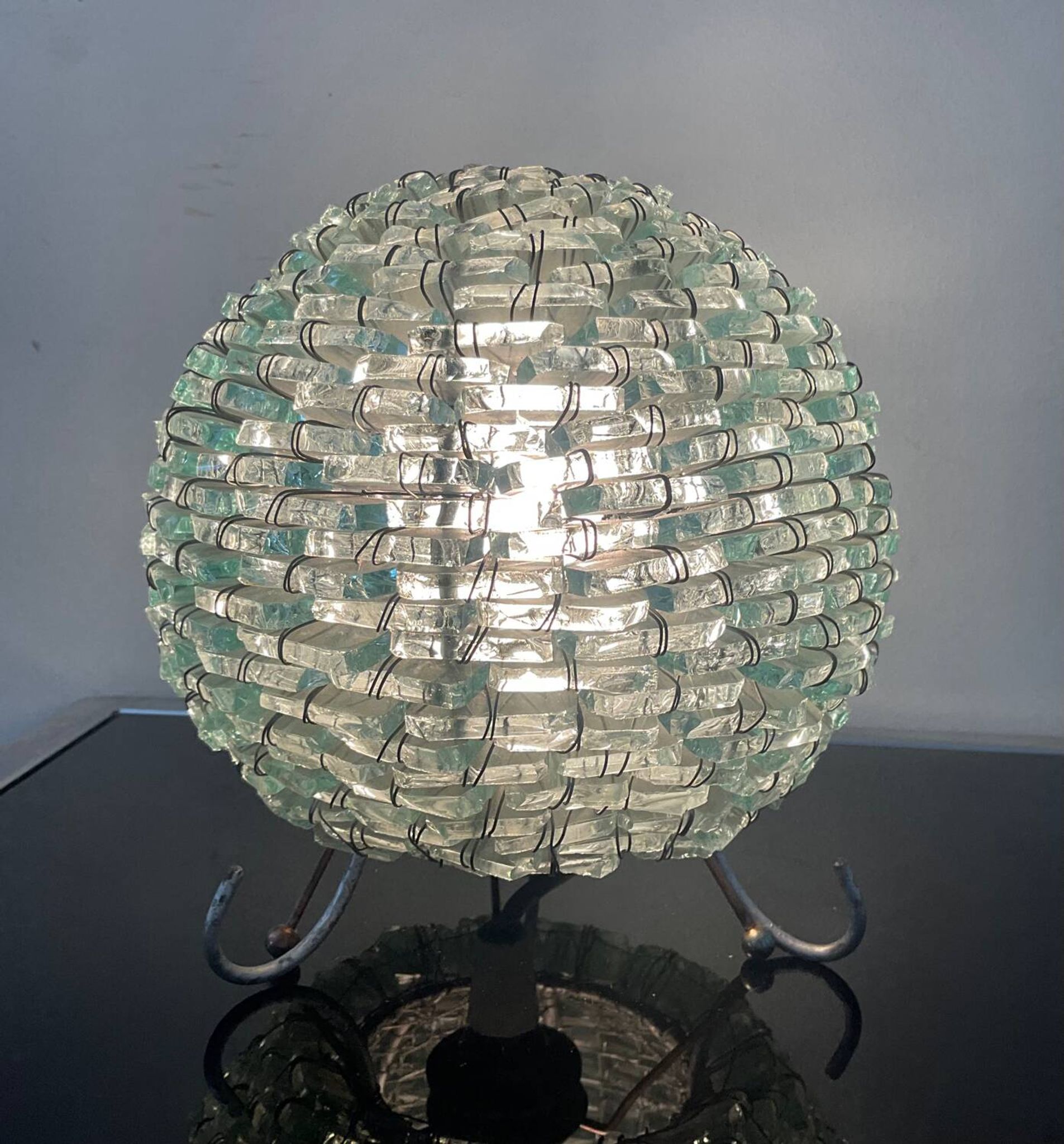 Lampe vintage boule en morceaux de verre assemblés années 70
