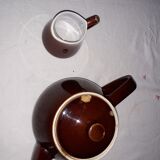Teapot and milk jug set