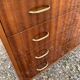 Commode 4 tiroirs en en placage vernis