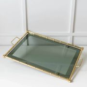 Plateau en bambou doré plaqué or avec insert en verre fumé – Hollywood Regency, années 1960